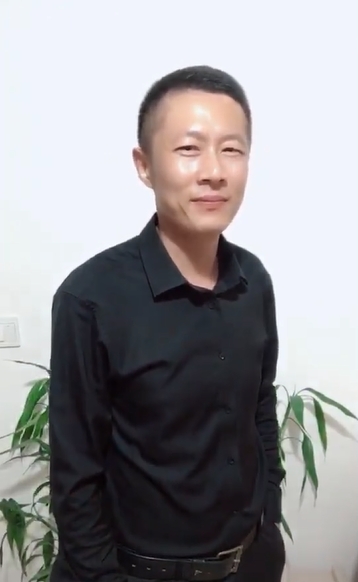 地huhi的第一张照片--大田婚介网