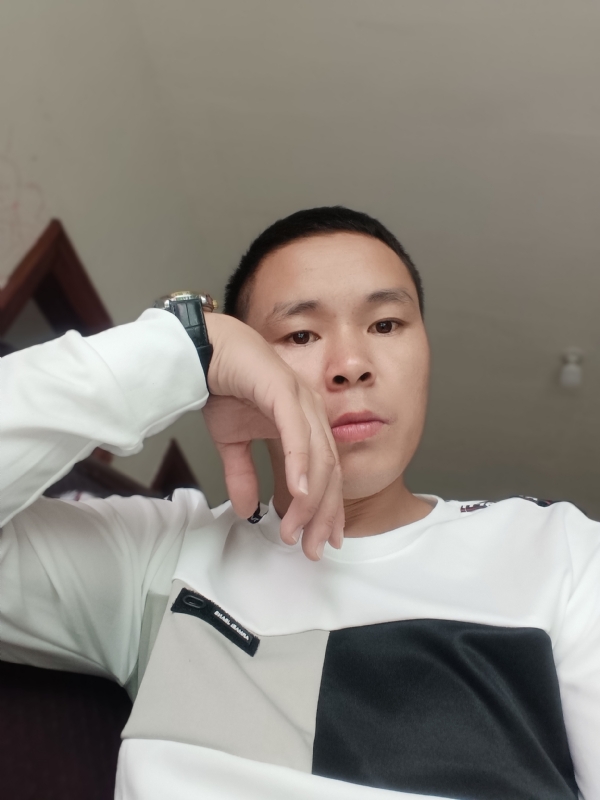 冷漠的第一张照片--大田婚介网