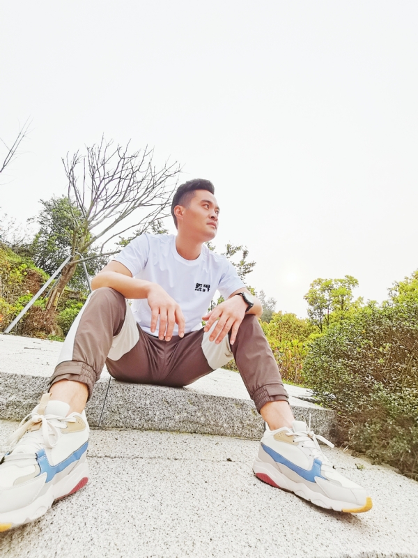 一个人，干净利落的第一张照片--大田婚介网