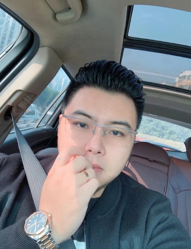 把苹果咬哭的第一张照片--大田婚介网