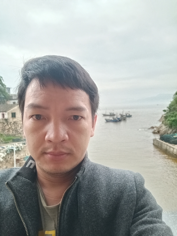 啊亮的第一张照片--大田婚介网