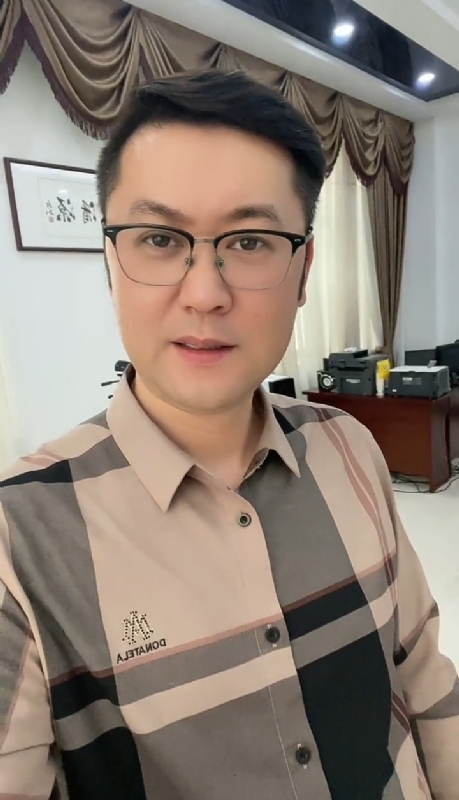 勤勉的第一张照片--大田婚介网