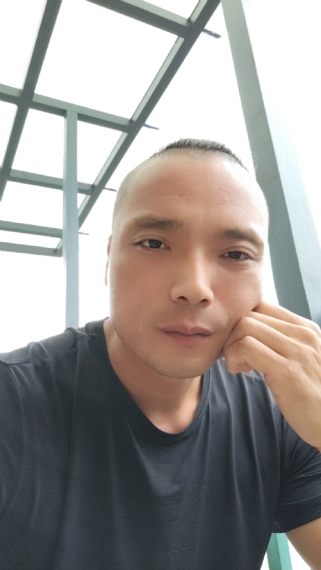 伯爵的第三张照片--大田婚介网