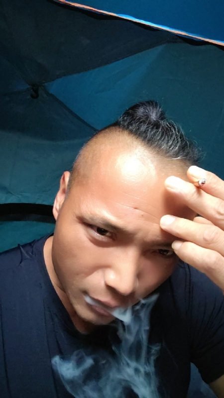 伯爵的第四张照片--大田婚介网